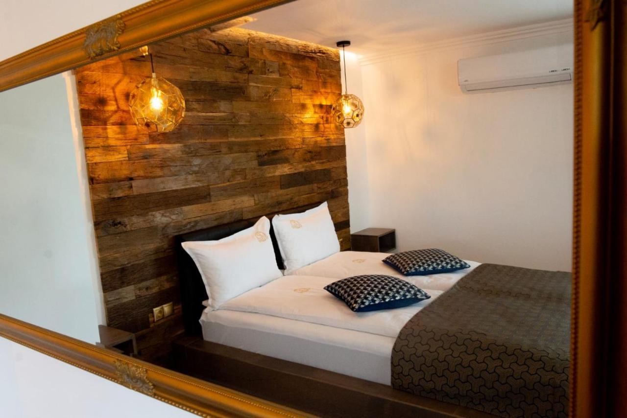 Kotyogo Panzio Bed and Breakfast Lupeni  Exteriör bild