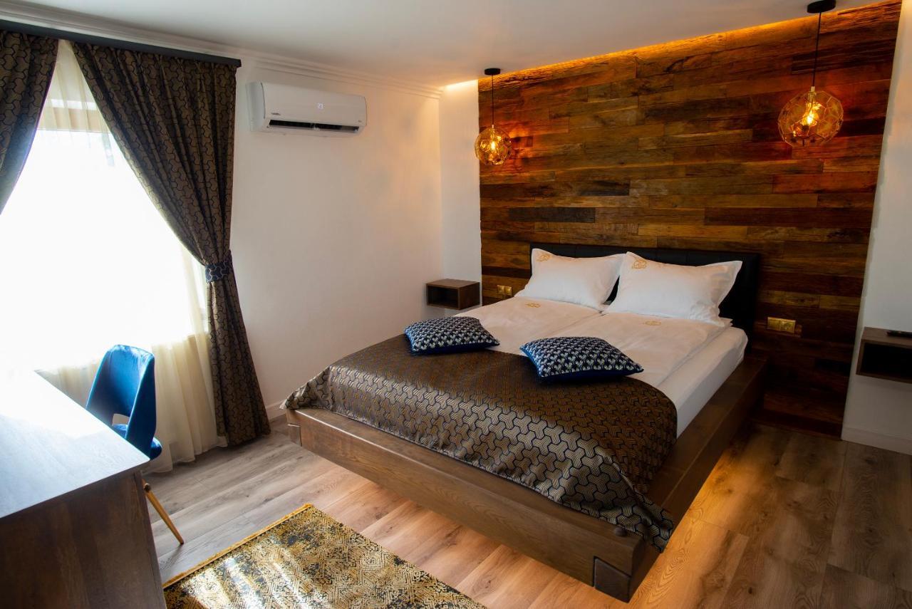 Kotyogo Panzio Bed and Breakfast Lupeni  Exteriör bild