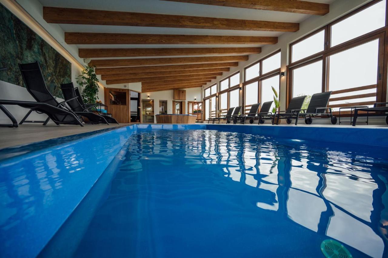 Kotyogo Panzio Bed and Breakfast Lupeni  Exteriör bild